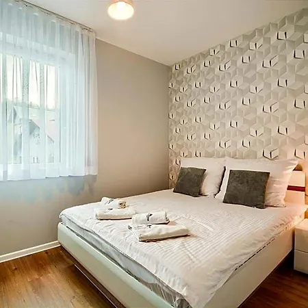 Szarotka 3*